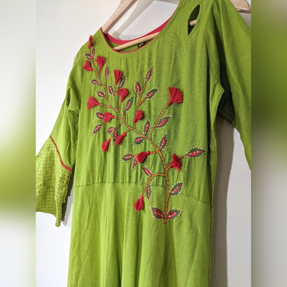 Vintage ethnic Indian embroidered decal bell sleeve maxi dress slit shoulders - Picture 5 of 16